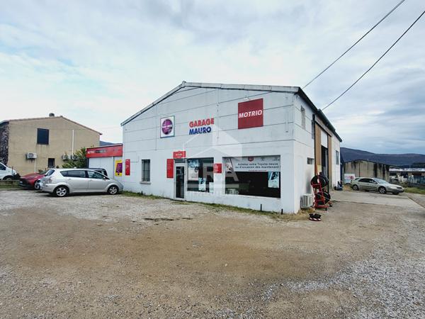 Entrepôt / local industriel + Appartement ZA, Chateau Arnoux 400 m2, parcelle de 1479m².