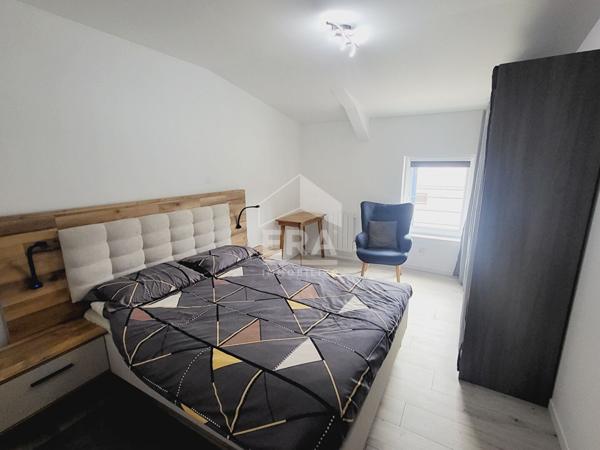 Entrepôt / local industriel + Appartement ZA, Chateau Arnoux 400 m2, parcelle de 1479m².