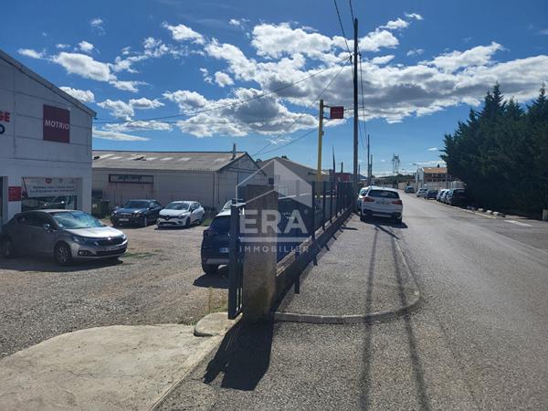 Entrepôt / local industriel + Appartement ZA, Chateau Arnoux 400 m2, parcelle de 1479m².