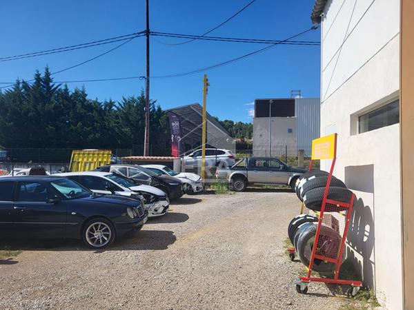 Entrepôt / local industriel + Appartement ZA, Chateau Arnoux 400 m2, parcelle de 1479m².