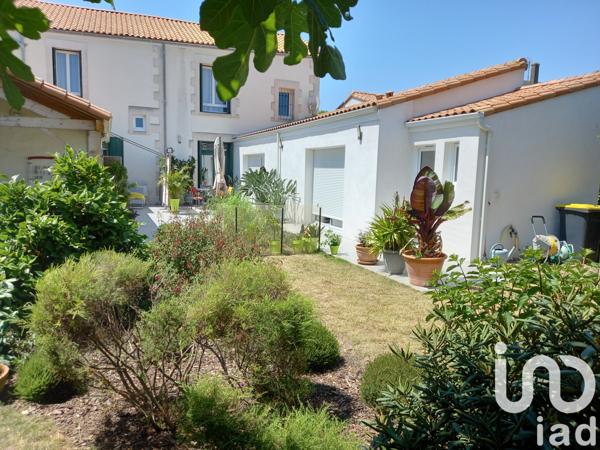 Maison à vendre 9 pièces 230 m² Saujon