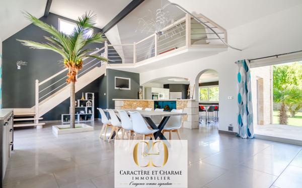 Gourdon (46300) Propriété contemporaine. 316m2. Prestations haut de gamme. Piscine spa.