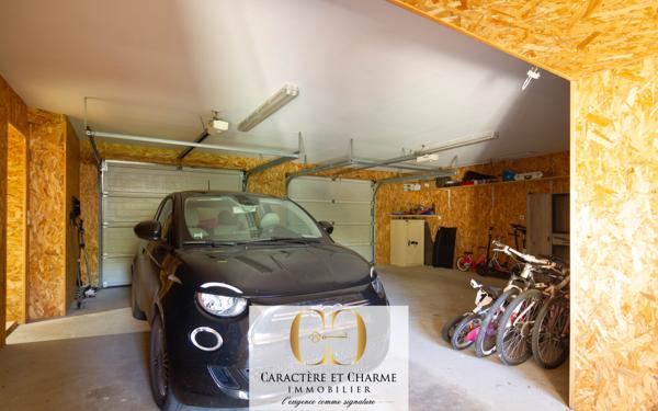 Gourdon (46300) Propriété contemporaine. 316m2. Prestations haut de gamme. Piscine spa.