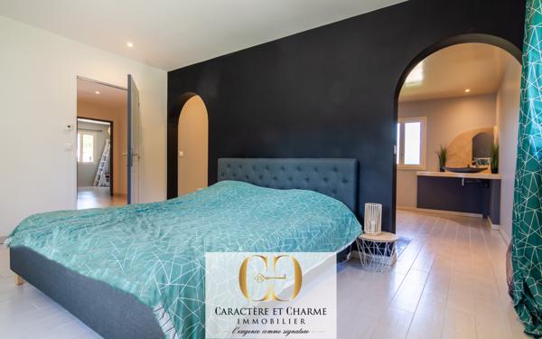 Gourdon (46300) Propriété contemporaine. 316m2. Prestations haut de gamme. Piscine spa.