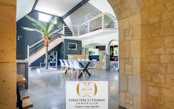 Gourdon (46300) Propriété contemporaine. 316m2. Prestations haut de gamme. Piscine spa.