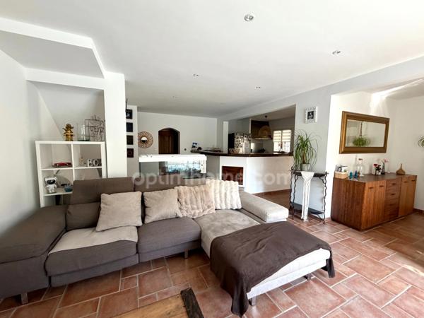 MAISON INDIVIDUELLE 5 PIÈCES. AVEC PISCINE ET GARAGE AIGUE-MORTES