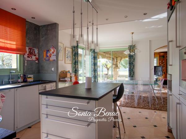 TOIULOUSE - LEGUEVIN - Maison  6 pièces de 238 m2  - Dépendance de 180 m2