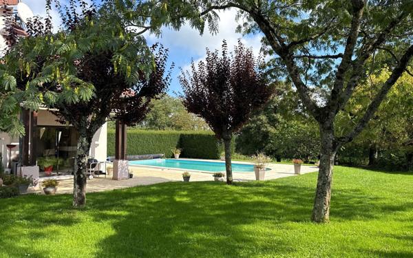 Maison à vendre    6 pièces •  Dole