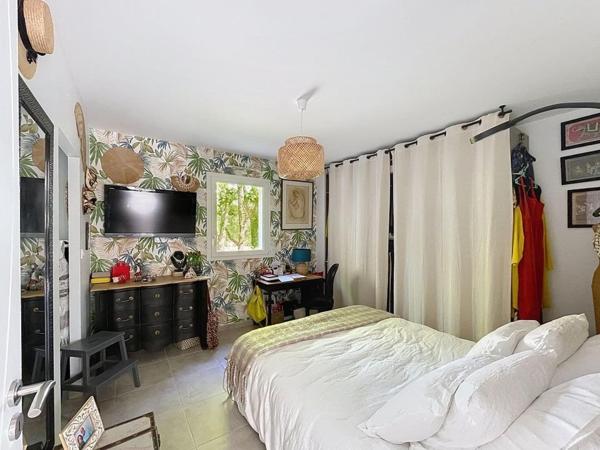 Maison récente face à l'étang de la Belle Hautière, DPE A