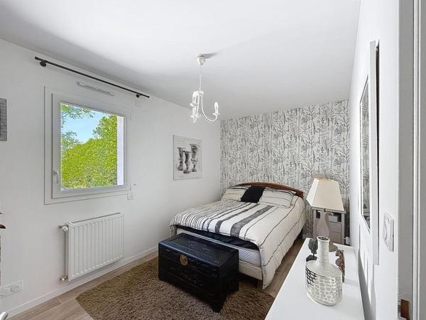 Maison récente face à l'étang de la Belle Hautière, DPE A