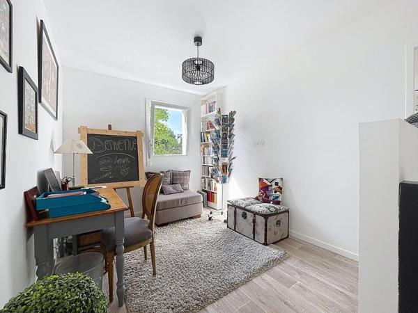 Maison récente face à l'étang de la Belle Hautière, DPE A