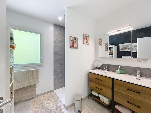 Maison récente face à l'étang de la Belle Hautière, DPE A