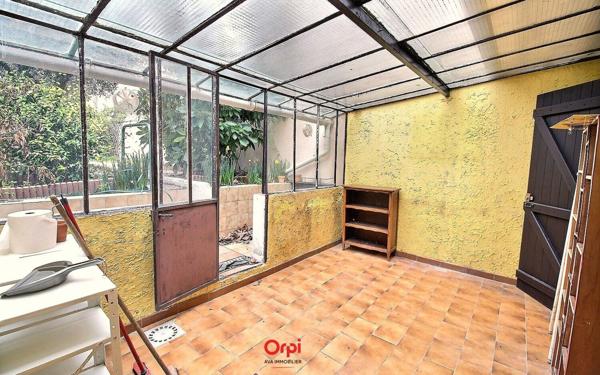 Maison à vendre    3 pièces • 77 m2 Marseille 13