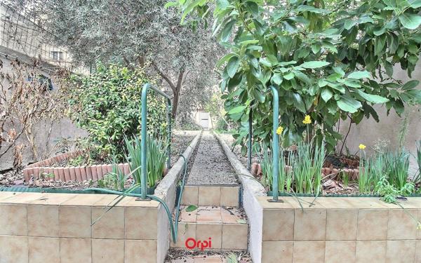 Maison à vendre    3 pièces • 77 m2 Marseille 13