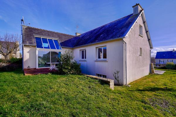 Plouisy bourg- Belle maison familiale à fort potentiel