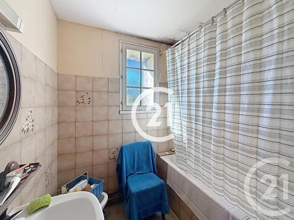 Maison à vendre  4 pièces - 85 m 2   SALLES D ANGLES  - 16