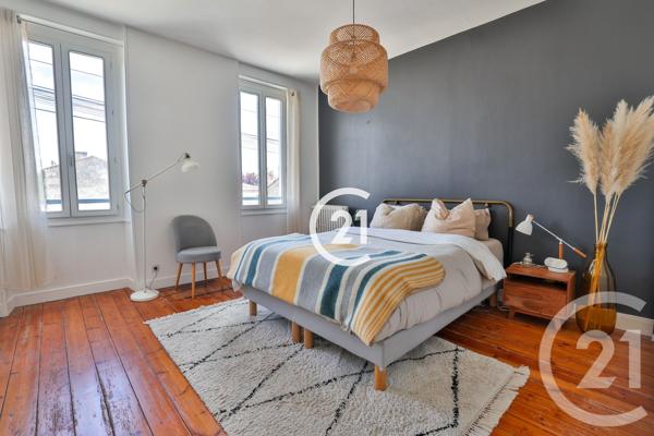 Maison à vendre  6 pièces - 154 m 2   COGNAC  - 16