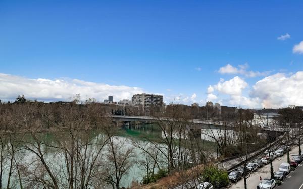 Appartement à vendre    5 pièces • 117,54 m2 Lyon 6