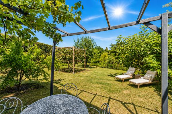 Maison
         6 pièces
        - 133 m² Exclusivité 382 000 € *