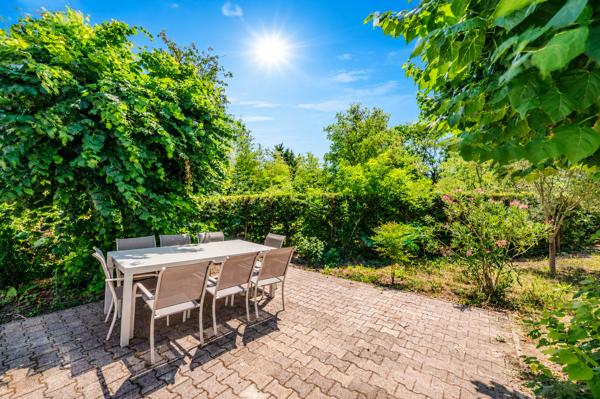 Maison
         6 pièces
        - 133 m² Exclusivité 382 000 € *