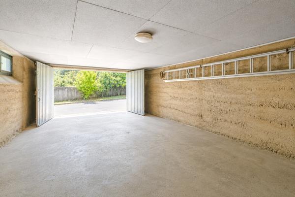 Maison
         6 pièces
        - 133 m² Exclusivité 382 000 € *
