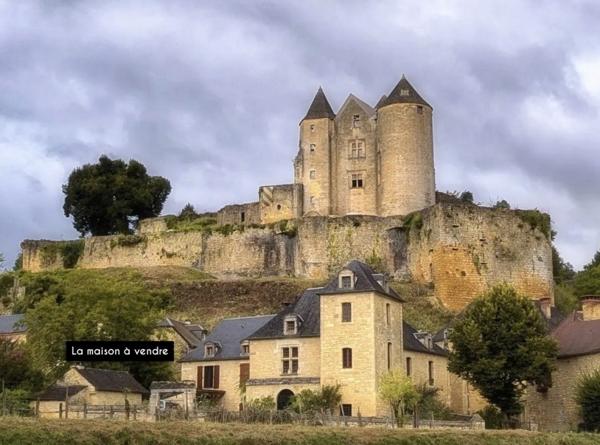 Ancien relais de poste du XVIIIe siècle à Salignac-Eyvigues