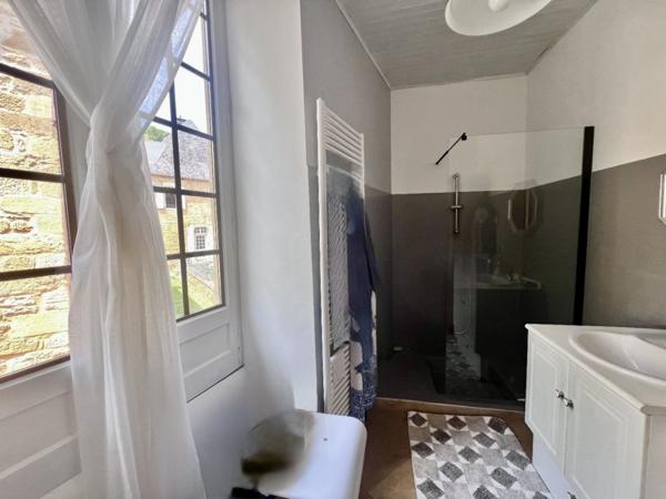 Ancien relais de poste du XVIIIe siècle à Salignac-Eyvigues