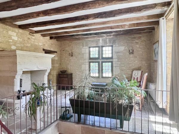 Ancien relais de poste du XVIIIe siècle à Salignac-Eyvigues