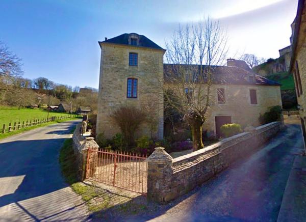 Ancien relais de poste du XVIIIe siècle à Salignac-Eyvigues