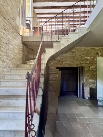 Ancien relais de poste du XVIIIe siècle à Salignac-Eyvigues