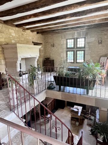 Ancien relais de poste du XVIIIe siècle à Salignac-Eyvigues