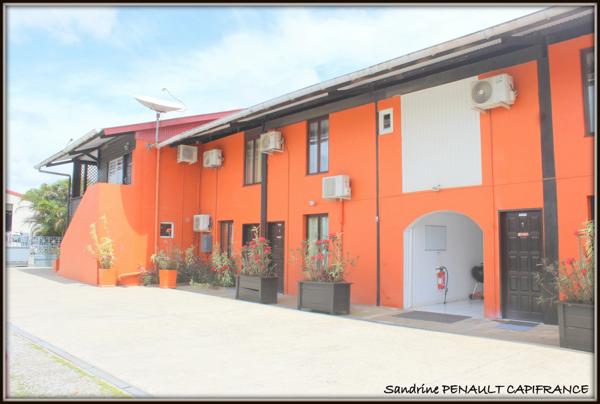 Immeuble de Rapport à vendre KOUROU (973) plusieurs appartements et une magnifique villa - Terrain 1892m²