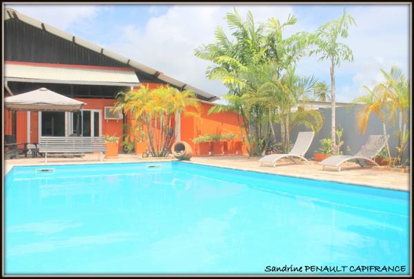 Immeuble de Rapport à vendre KOUROU (973) plusieurs appartements et une magnifique villa - Terrain 1892m²