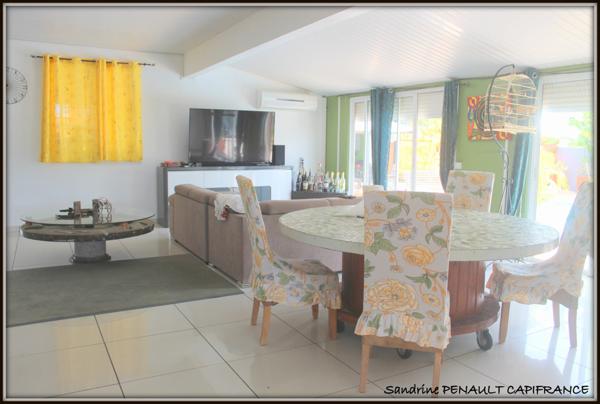 Immeuble de Rapport à vendre KOUROU (973) plusieurs appartements et une magnifique villa - Terrain 1892m²