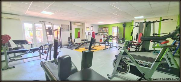 Immeuble de Rapport à vendre KOUROU (973) plusieurs appartements et une magnifique villa - Terrain 1892m²