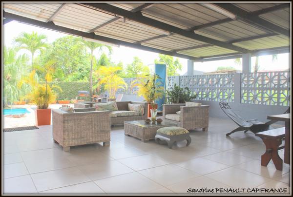 Immeuble de Rapport à vendre KOUROU (973) plusieurs appartements et une magnifique villa - Terrain 1892m²