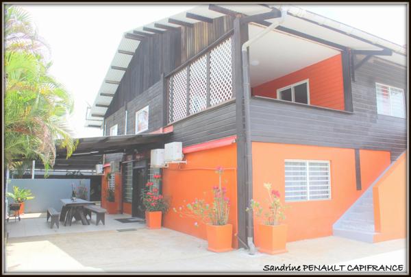 Immeuble de Rapport à vendre KOUROU (973) plusieurs appartements et une magnifique villa - Terrain 1892m²