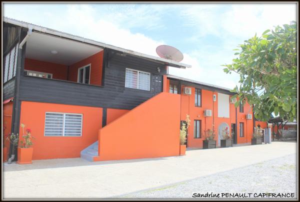 Immeuble de Rapport à vendre KOUROU (973) plusieurs appartements et une magnifique villa - Terrain 1892m²