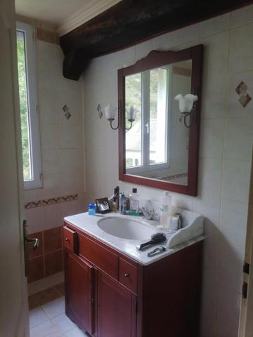 Maison atypique 130 m² – Terrain avec rivière – Mortain (50)