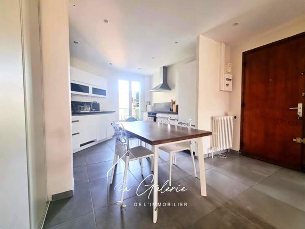 Appartement 3 pièces rénové avec vue dégagée 77m2 Grenoble