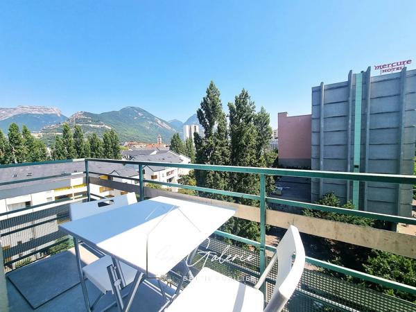 Appartement 3 pièces rénové avec vue dégagée 77m2 Grenoble