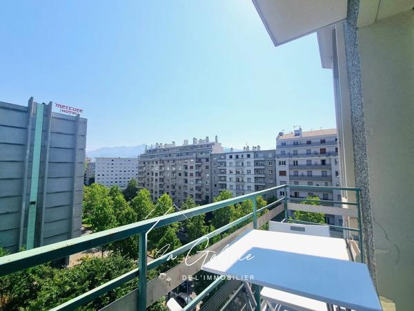 Appartement 3 pièces rénové avec vue dégagée 77m2 Grenoble