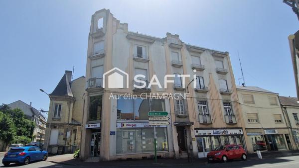 Bel appartement de 102,33 m² avec deux grandes chambres et une buanderie/bureau.