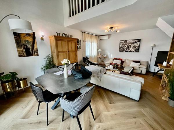 Sanary-sur-Mer - Villa rénovée de 109 m² sur terrain de 600 m²  699 000 euros