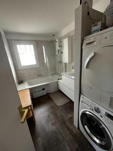 Sanary-sur-Mer - Villa rénovée de 109 m² sur terrain de 600 m²  699 000 euros