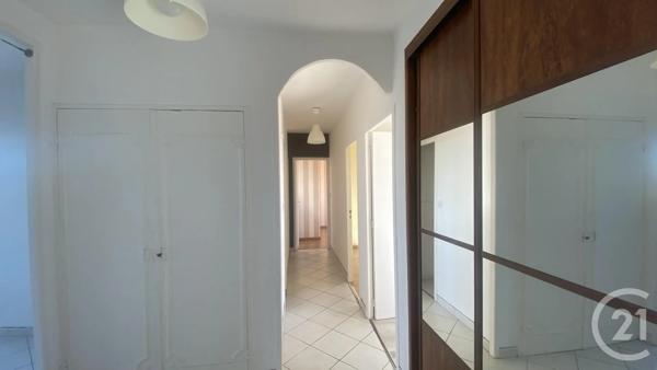 Appartement F4 à vendre  4 pièces - 77,81 m 2   CORBAS  - 69