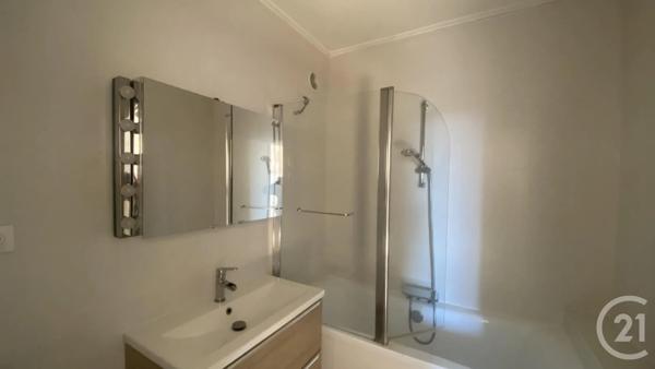 Appartement F4 à vendre  4 pièces - 77,81 m 2   CORBAS  - 69