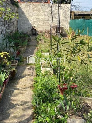 Maison rénovée, avec jardin à 10 min Gare SNCF