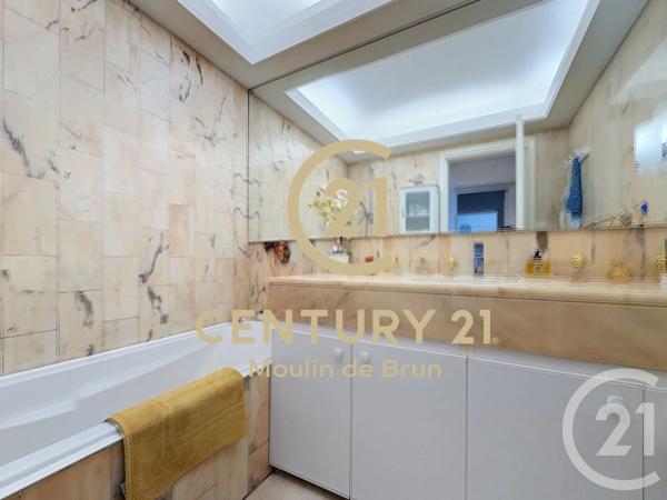 Appartement F2 à vendre  2 pièces - 52,29 m 2   GRASSE  - 06