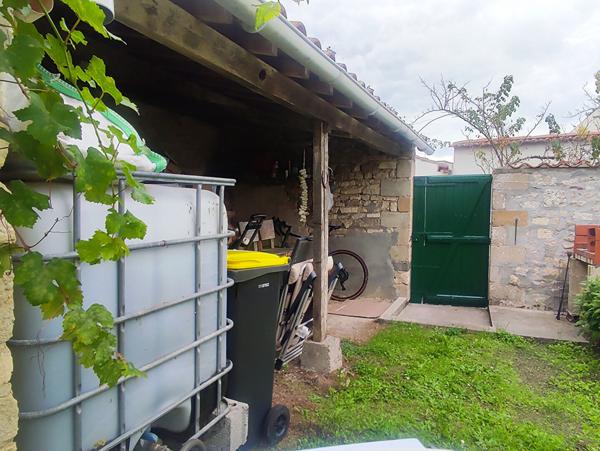 A VENDRE - THAIRE - Maison à étage de 105m2 - Jardin